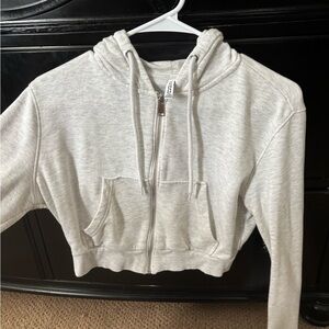 Divided H&M cropped sweater